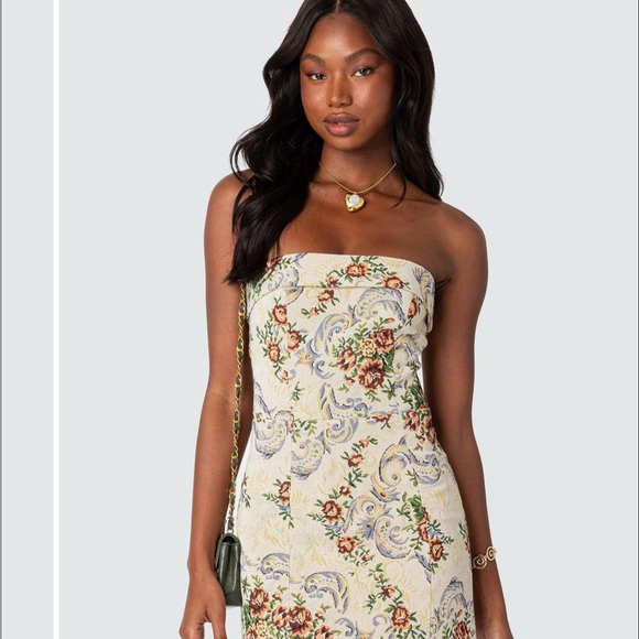 EDIKTED Floral Tapestry Lace-Up Back Strapless
Minidress - Picture 2 of 7